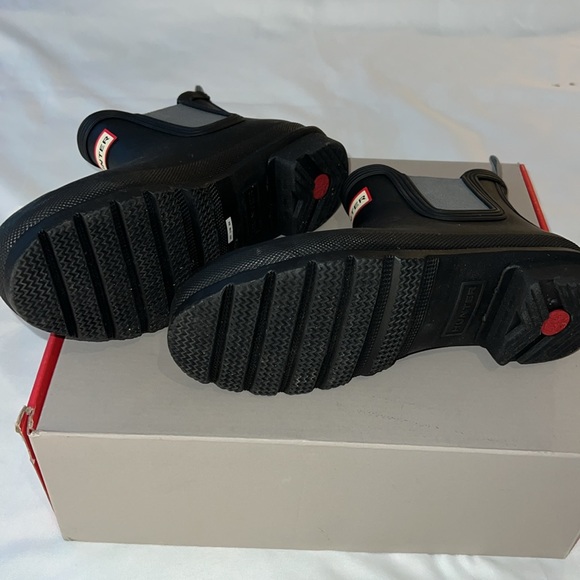 Hunter Tundra Black Booties, Size 8. Waterproof. New in Box - Picture 6 of 10
